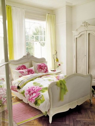 34-floral-power-white-bedroom-decoration-idea-homebnc.jpg